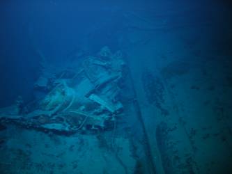 Unidentified wreckage on seabed